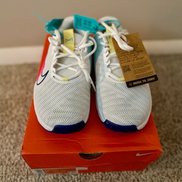 NWT NIKE METCON 9 WHITE/WHITE-DEEP ROYAL BLUE BLANC/BLEU ROYAL FNC/BLANC - Picture 3 of 8